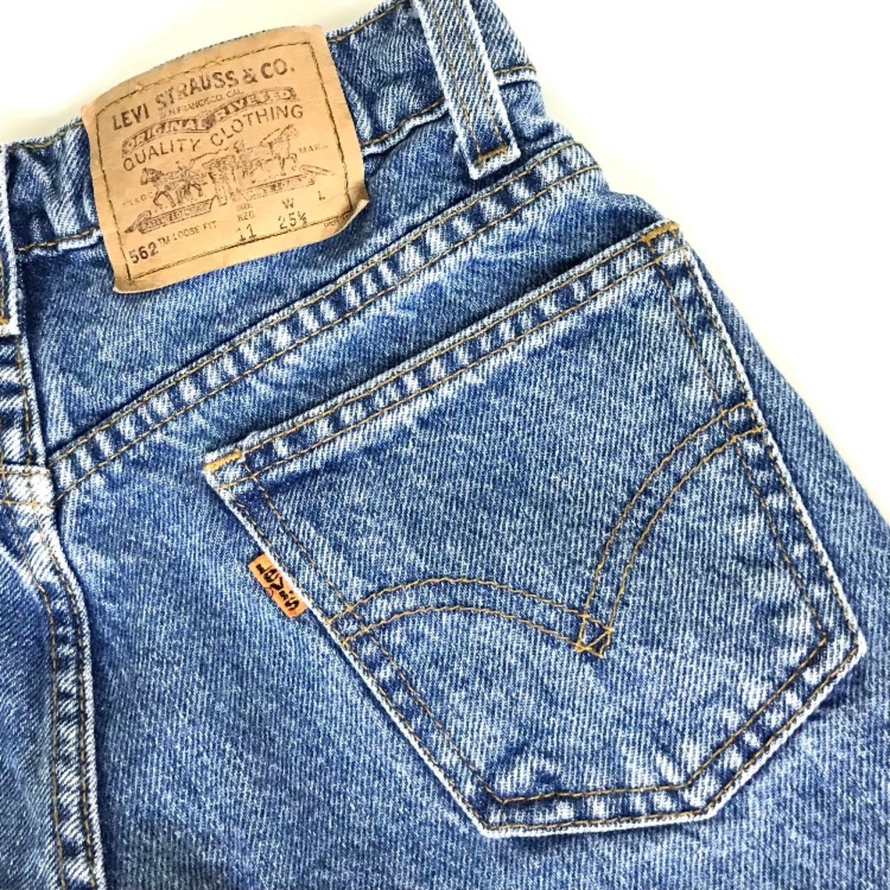 Levi Vintage Jean Shorts 562 Loose Fit